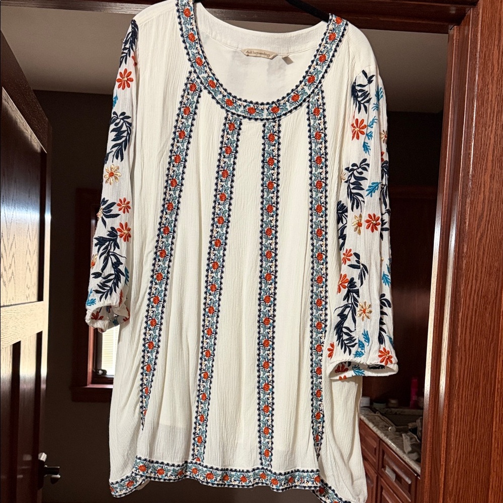 Soft Surroundings White Embroidered Boho Tunic with Orange & Navy Floral